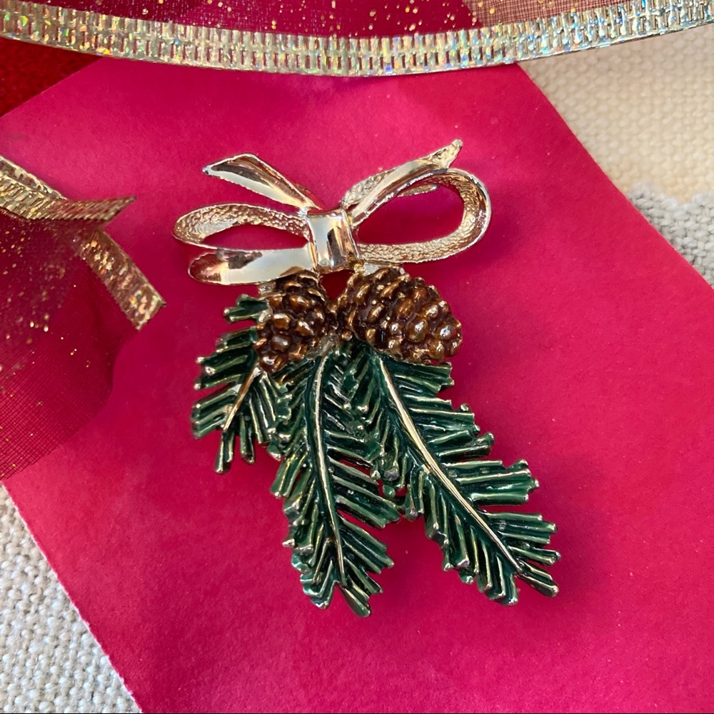 Gerry's Vintage Pinecone Bough Branch Gold-tone Bow Christmas Brooch 2"